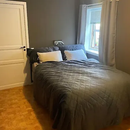 I Rolig Gate Med Utsikt Og Gratis Parkering Apartment Tromso