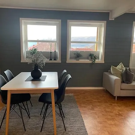 I Rolig Gate Med Utsikt Og Gratis Parkering Apartment