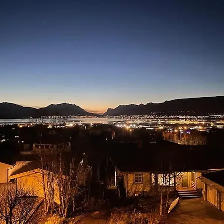 I Rolig Gate Med Utsikt Og Gratis Parkering Apartment Tromso